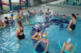 Uczniowie klas I-III Szkoły Podstawowej w Ruszczy oraz Zrębinie wzięli udział w realizacji zajęć w ramach projektu powszechnej nauki pływania „Umiem pływać”.